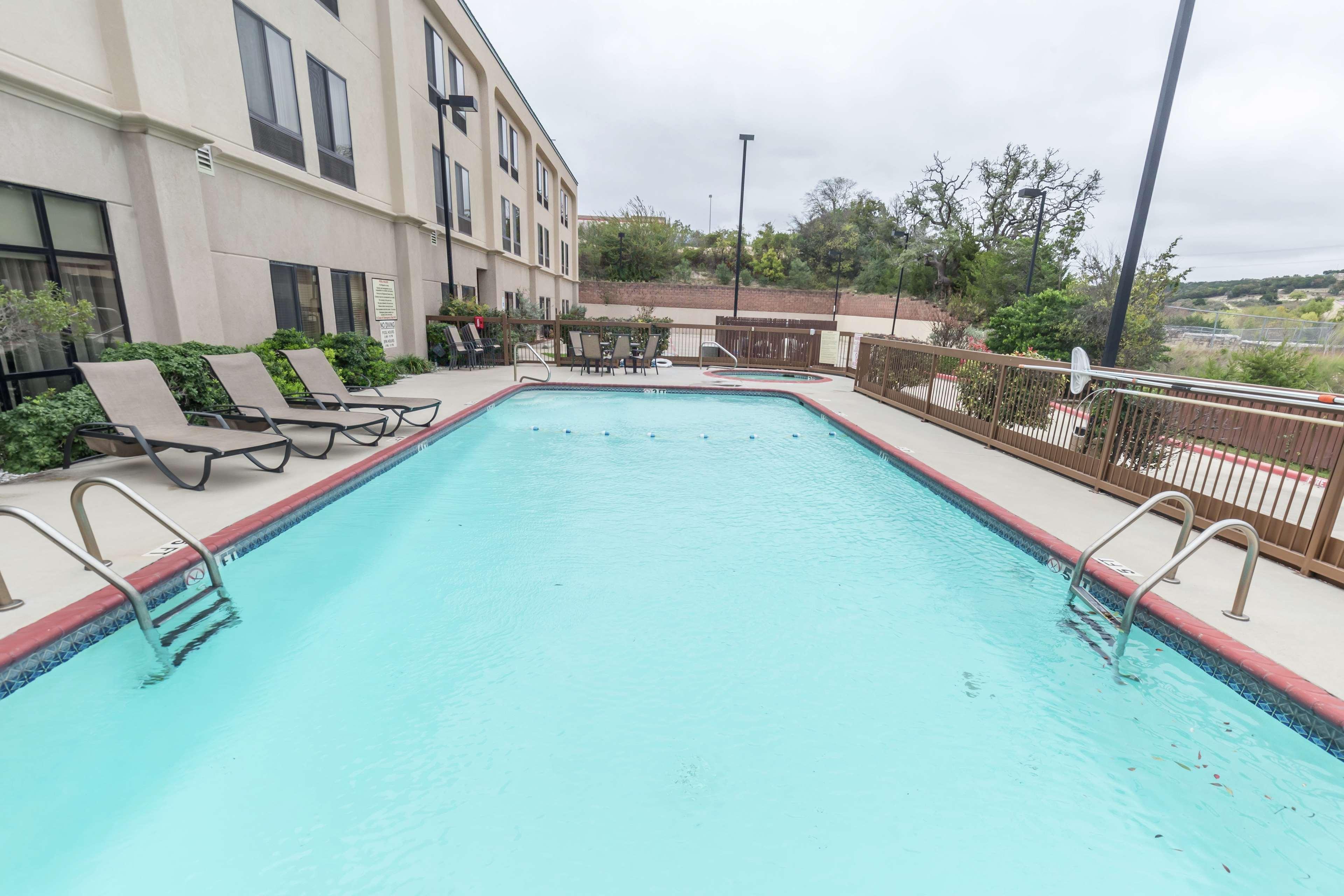 Hampton Inn Kerrville Exterior photo