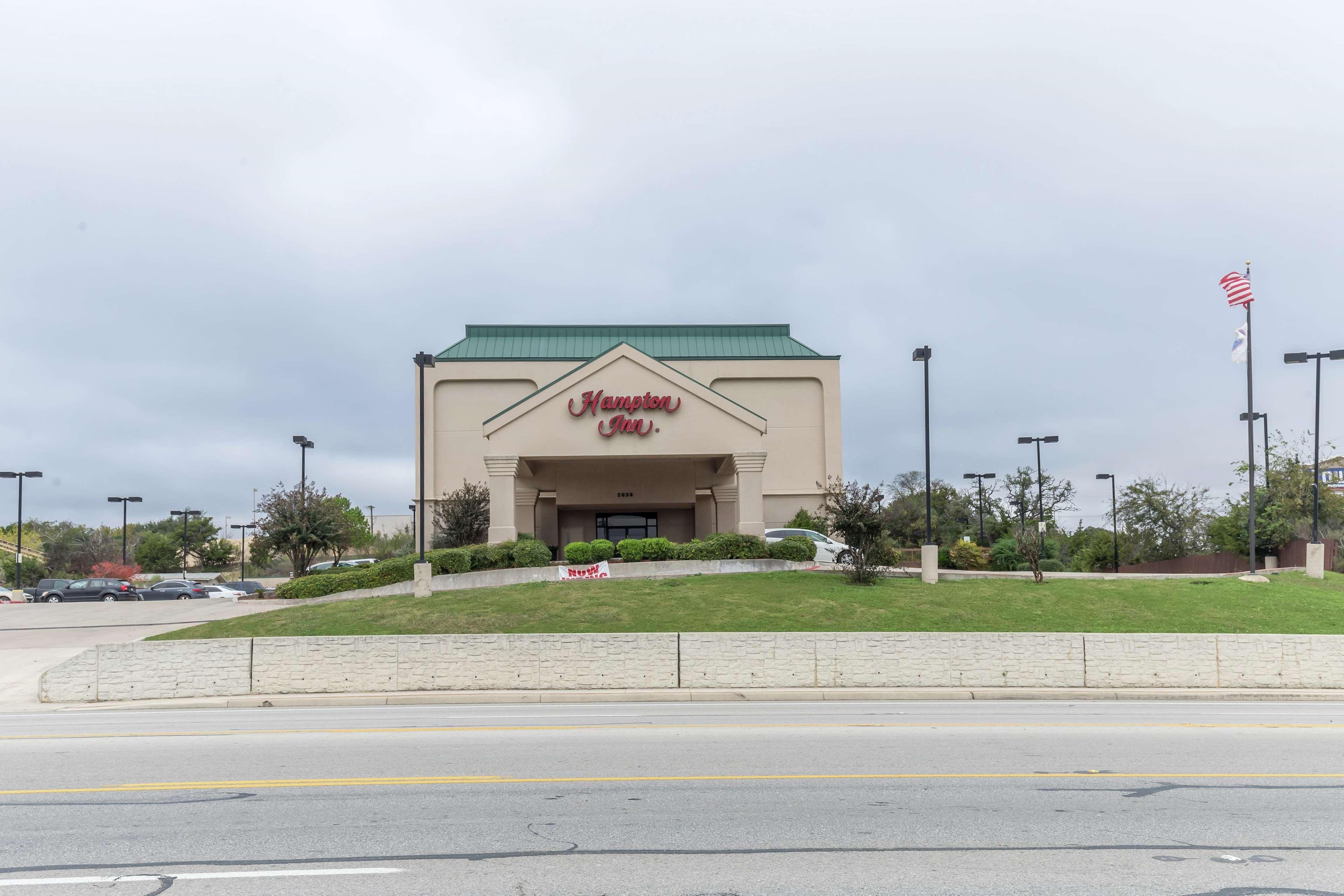 Hampton Inn Kerrville Exterior photo
