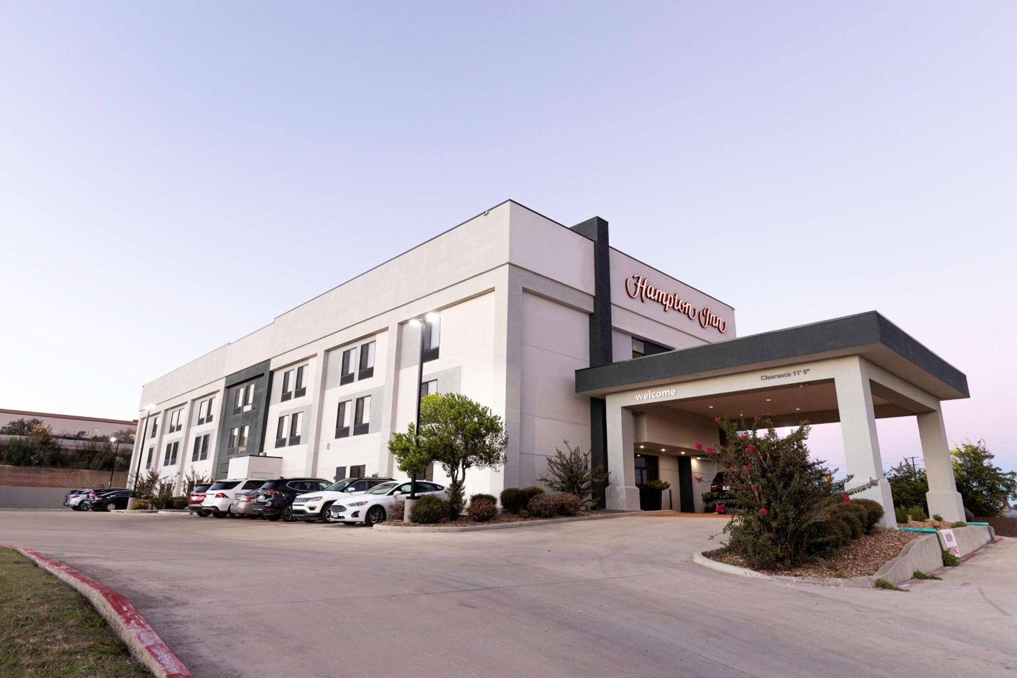 Hampton Inn Kerrville Exterior photo